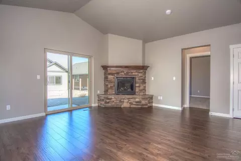 21199 Caleb Pl, Bend, OR 97702 photo 4