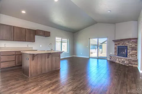 21199 Caleb Pl, Bend, OR 97702 photo 3
