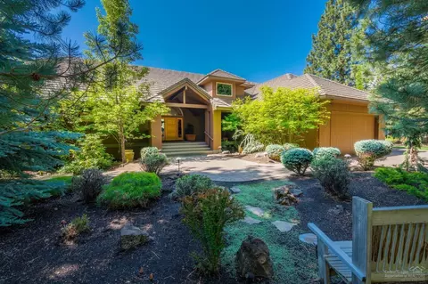 20045 Chaney Rd, Bend, OR 97703 photo 2