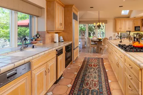 20045 Chaney Rd, Bend, OR 97703 photo 9
