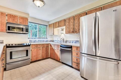 56635 Lunar Dr, Bend, OR 97707 photo 10