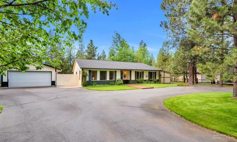 56635 Lunar Dr, Bend, OR 97707 photo 2