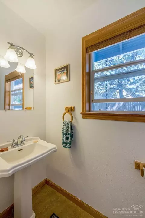 2634 NW Scandia Loop, Bend, OR 97703 photo 11