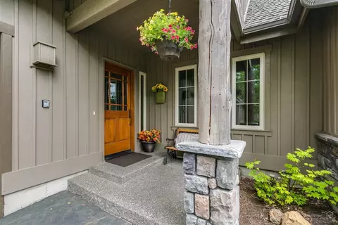 57422 Sun Eagle Ln, Sunriver, OR 97707 photo 2