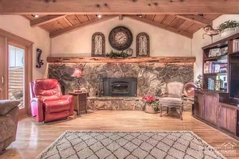 62275 Cody Rd, Bend, OR 97701 photo 6