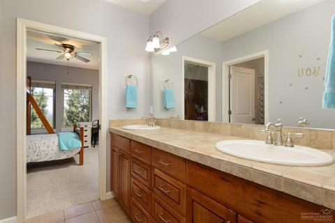 1844 NW Perspective Dr, Bend, OR 97703 photo 17