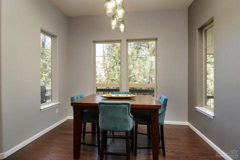 1844 NW Perspective Dr, Bend, OR 97703 photo 5