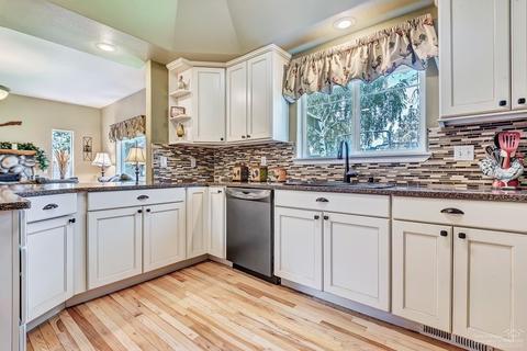 20904 Crystal Ct, Bend, OR 97701 photo 6