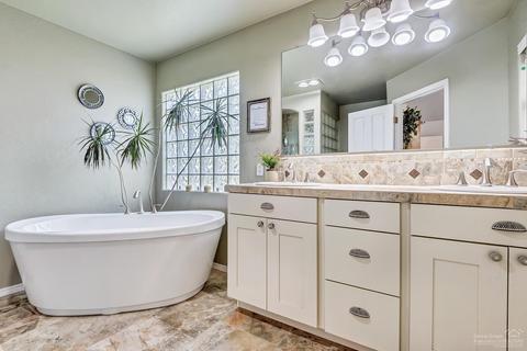 20904 Crystal Ct, Bend, OR 97701 photo 16