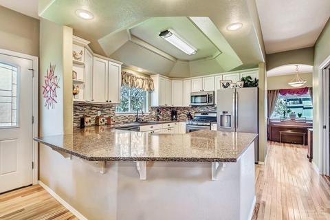 20904 Crystal Ct, Bend, OR 97701 photo 4