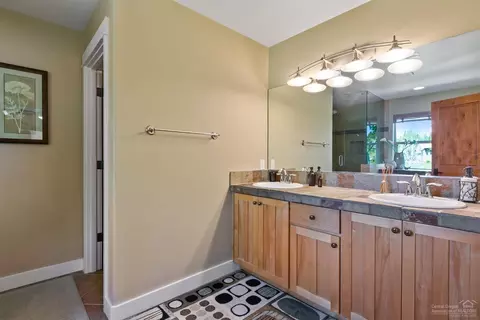 61950 Fall Creek Loop, Bend, OR 97702 photo 13