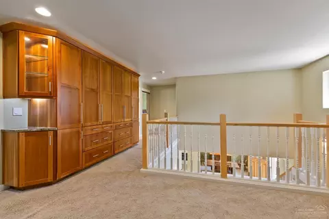 61950 Fall Creek Loop, Bend, OR 97702 photo 16