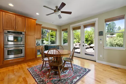 61950 Fall Creek Loop, Bend, OR 97702 photo 6
