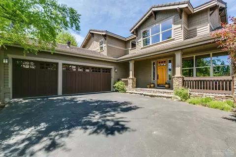 61950 Fall Creek Loop, Bend, OR 97702 photo 1
