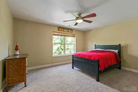 61950 Fall Creek Loop, Bend, OR 97702 photo 15