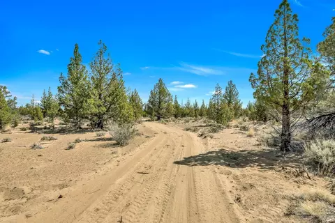 24185 E Hwy 20, Bend, OR 97701 photo 9