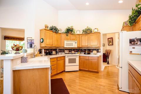 19883 Powers Rd, Bend, OR 97702 photo 7