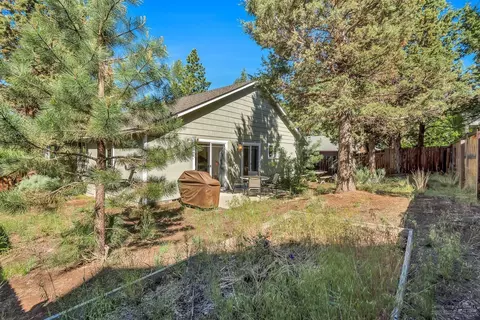 2626 NW Rainbow Ridge Dr, Bend, OR 97703 photo 24