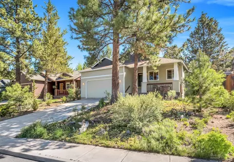 2626 NW Rainbow Ridge Dr, Bend, OR 97703 photo 3