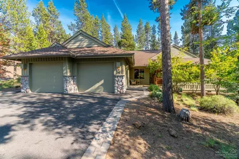 57711 Wallowa Loop, Sunriver, OR 97707 photo 2