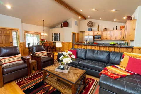 57711 Wallowa Loop, Sunriver, OR 97707 photo 4