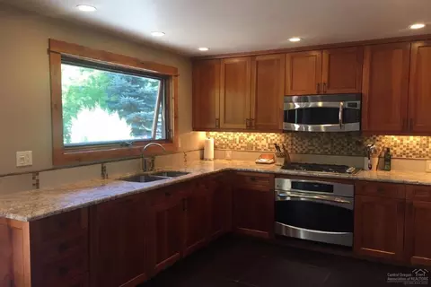 20143 Mathers Rd, Bend, OR 97703 photo 8