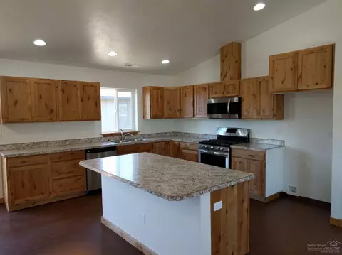 592 Minerva St, Metolius, OR 97741 photo 3