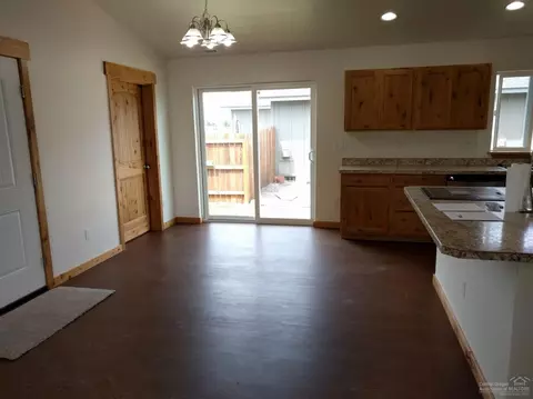 592 Minerva St, Metolius, OR 97741 photo 7