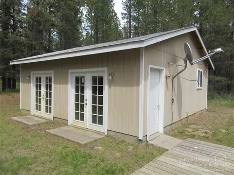 16310 Blacktail Ln, Bend, OR 97707 photo 2