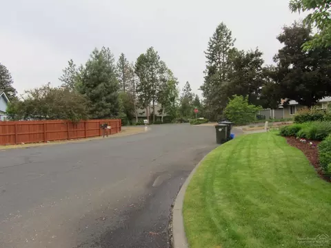 2844 NE Waller Dr, Bend, OR 97701 photo 3