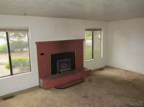 2844 NE Waller Dr, Bend, OR 97701 photo 5