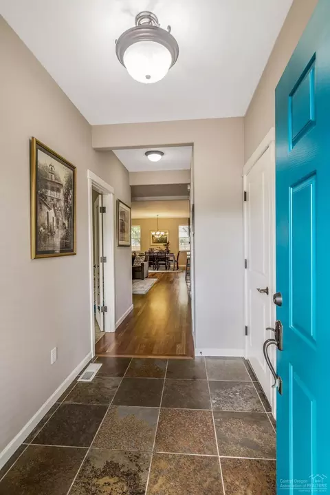 63097 Riverstone Dr, Bend, OR 97703 photo 3