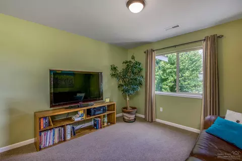 63097 Riverstone Dr, Bend, OR 97703 photo 9