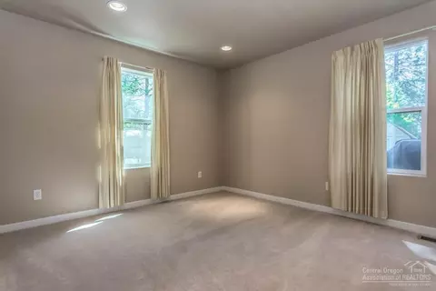 19449 Apache Rd, Bend, OR 97702 photo 15