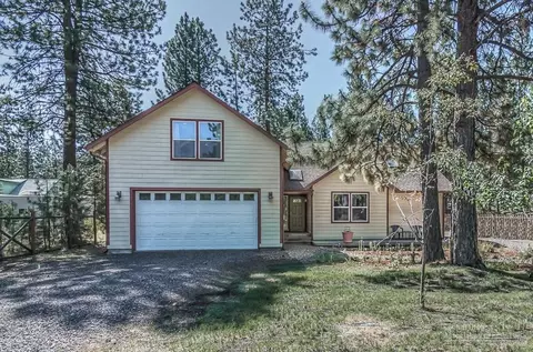19449 Apache Rd, Bend, OR 97702 photo 2