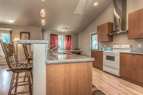 19449 Apache Rd, Bend, OR 97702 photo 9