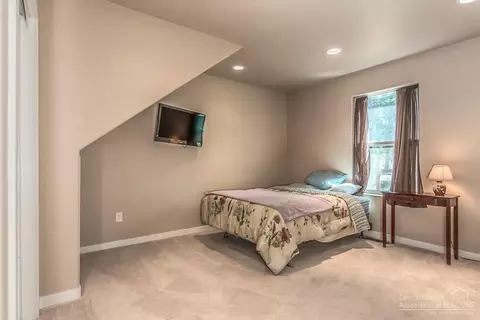19449 Apache Rd, Bend, OR 97702 photo 16
