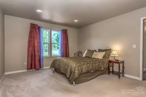 19449 Apache Rd, Bend, OR 97702 photo 13