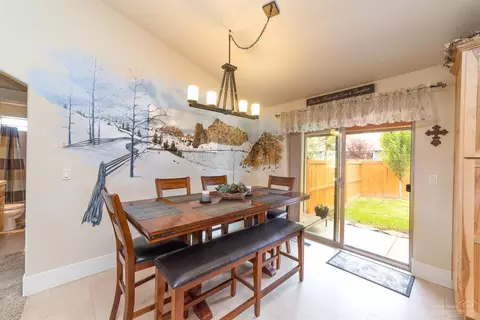 20812 Solstice Dr, Bend, OR 97703 photo 10