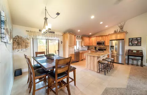 20812 Solstice Dr, Bend, OR 97703 photo 8