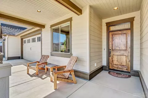 20685 NE Comet Ct, Bend, OR 97701 photo 2