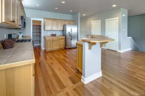 541 NW Flagline Dr, Bend, OR 97703 photo 8