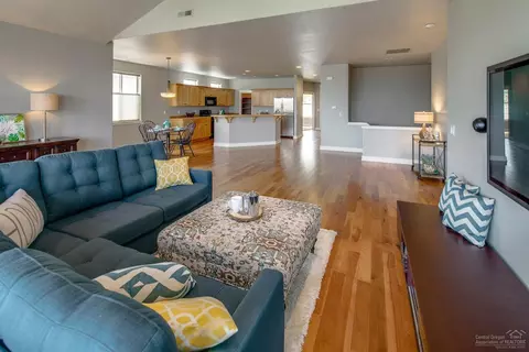541 NW Flagline Dr, Bend, OR 97703 photo 17