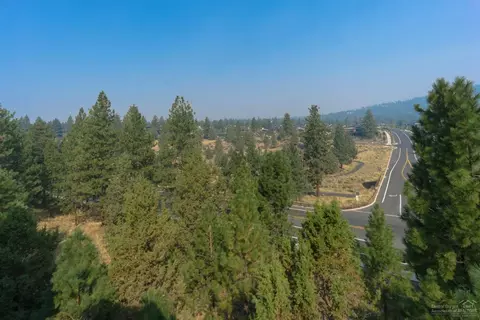 541 NW Flagline Dr, Bend, OR 97703 photo 14