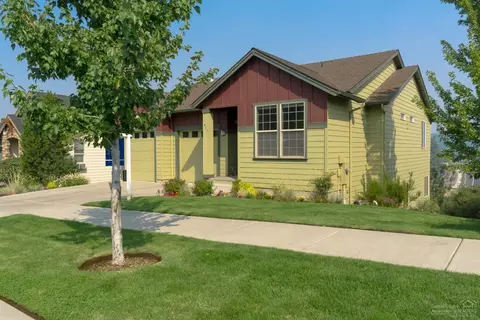 541 NW Flagline Dr, Bend, OR 97703 photo 1