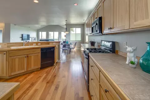 541 NW Flagline Dr, Bend, OR 97703 photo 11