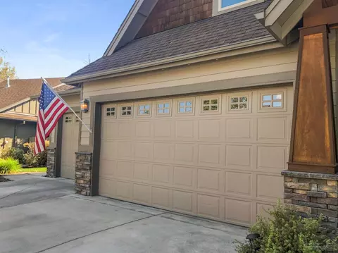 60973 Creekstone Loop, Bend, OR 97702 photo 5