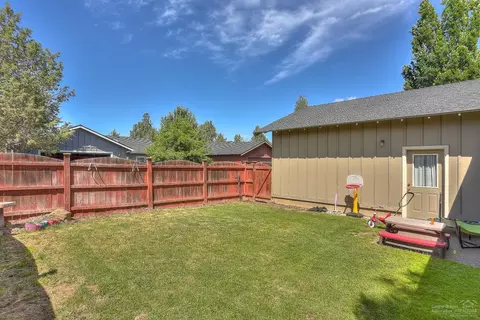 20614 Redwing Ln, Bend, OR 97702 photo 16