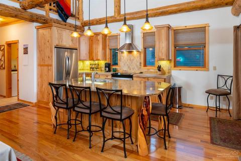 56242 Solar Dr, Bend, OR 97707 photo 6