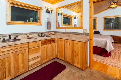 56242 Solar Dr, Bend, OR 97707 photo 12
